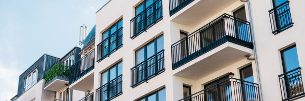 Immeuble résidentiel illustrant la gestion et le suivi énergétique des bâtiments avec la solution Pipelette.fr.